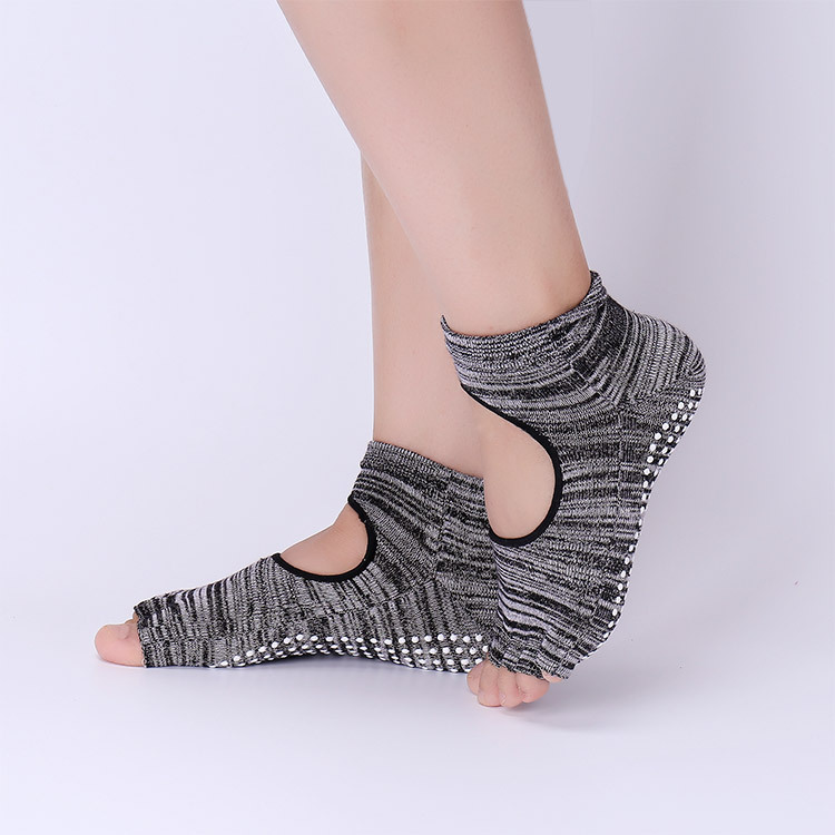 Non-Slip Yoga Socks with Grips - مراجعة Grip Sock Yoga وسعره